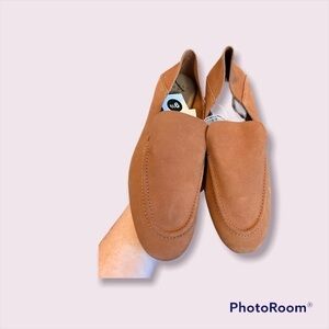 A. NEW DAY WEAR AS A SUEDE LOAFER OR MULE CONGAC SIZE 9.5 NEW WITH TAGS